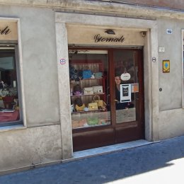 Targhe e fioriere