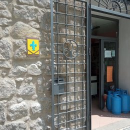 Targhe e fioriere