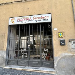 Targhe e fioriere