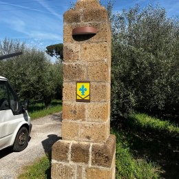 Targhe e fioriere